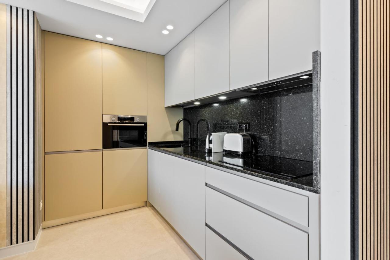 Appartamento Fully Renovated Frontline Flat Marbella Esterno foto