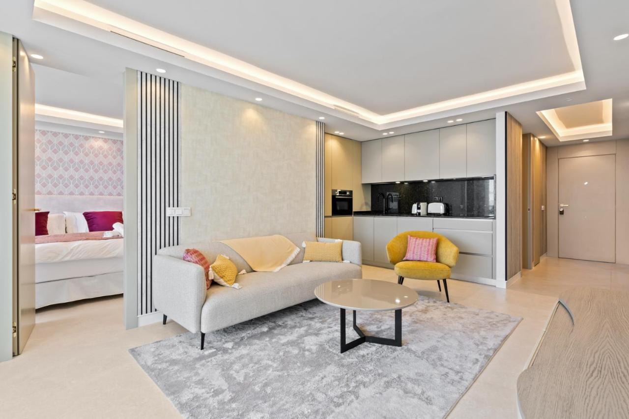 Appartamento Fully Renovated Frontline Flat Marbella Esterno foto